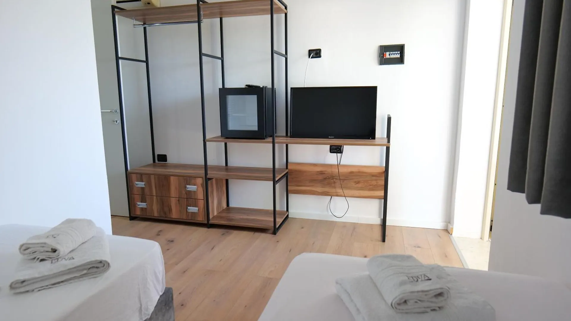 Edva Resort Radhimë Hotel