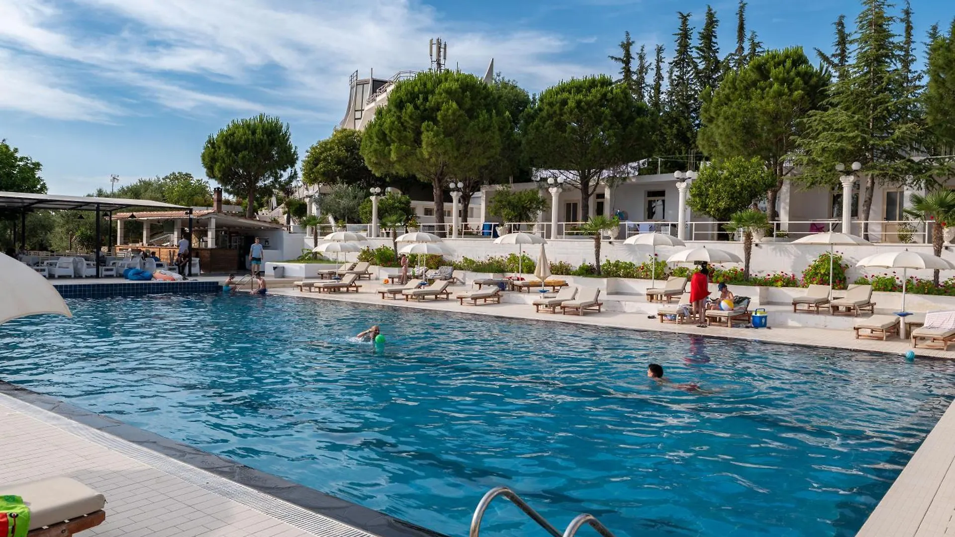 Edva Resort Radhimë