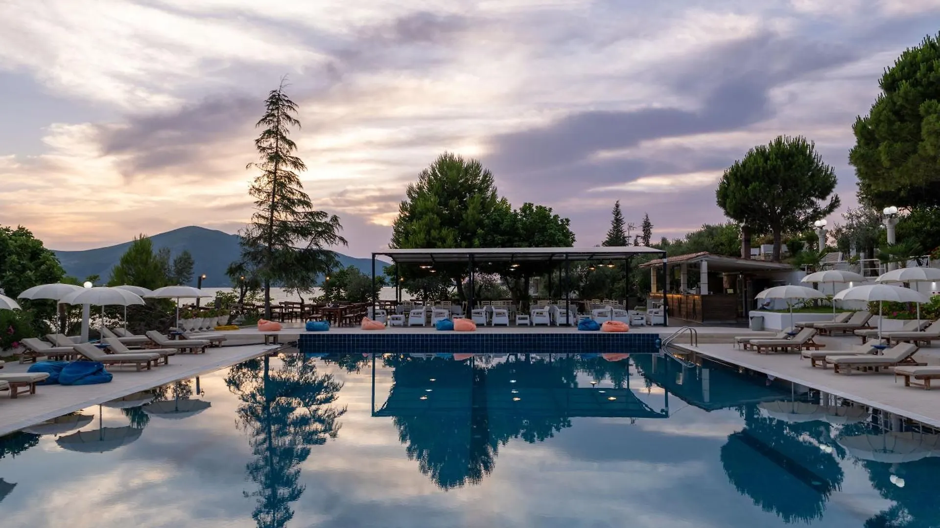 Hotel Edva Resort Radhimë