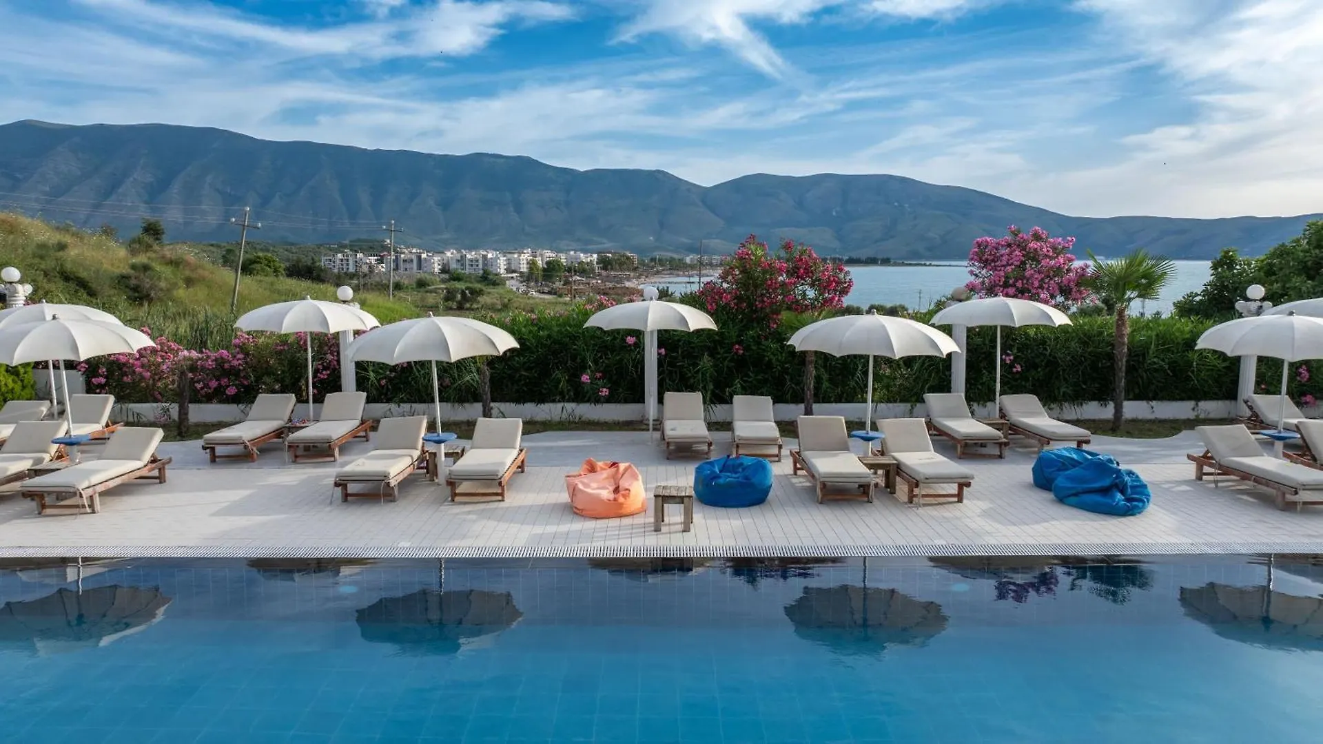 Edva Resort Radhimë Hotel