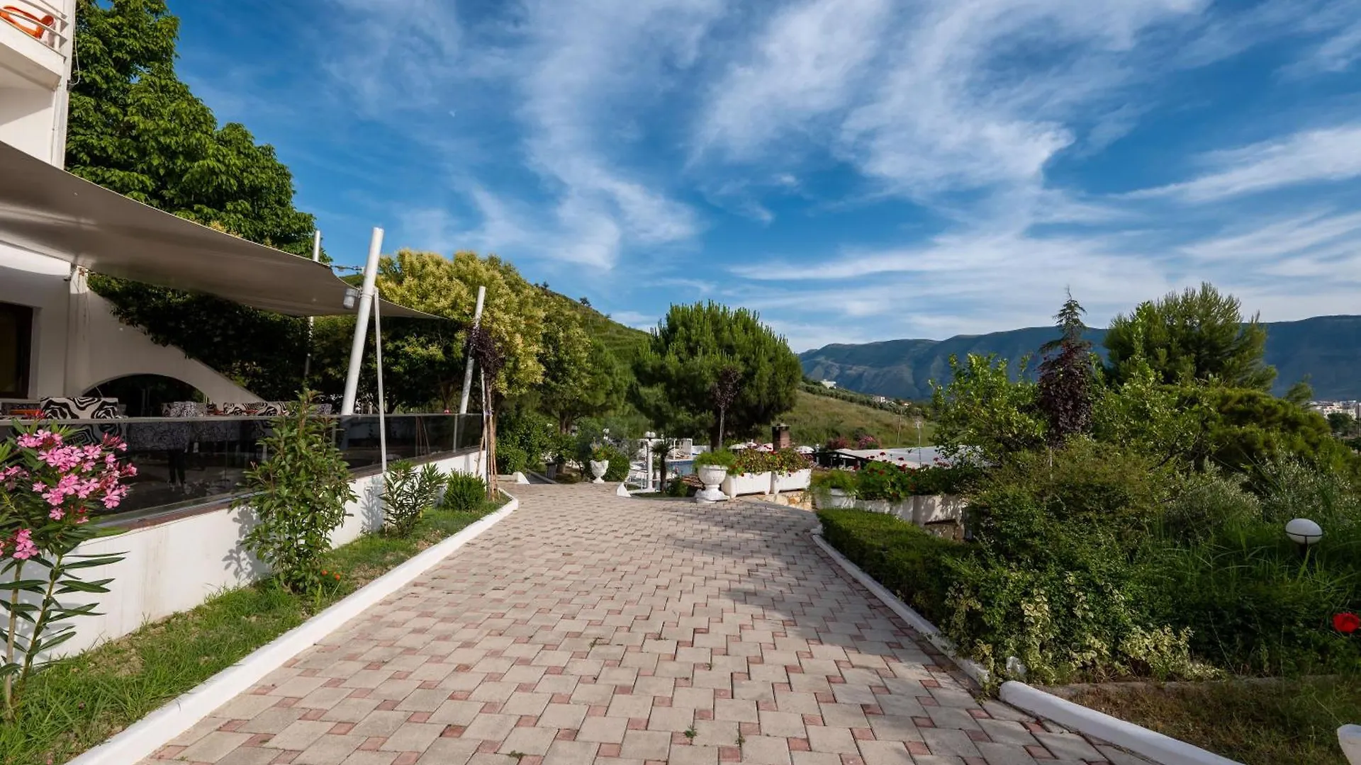 **** Hotel Edva Resort Radhimë Albania