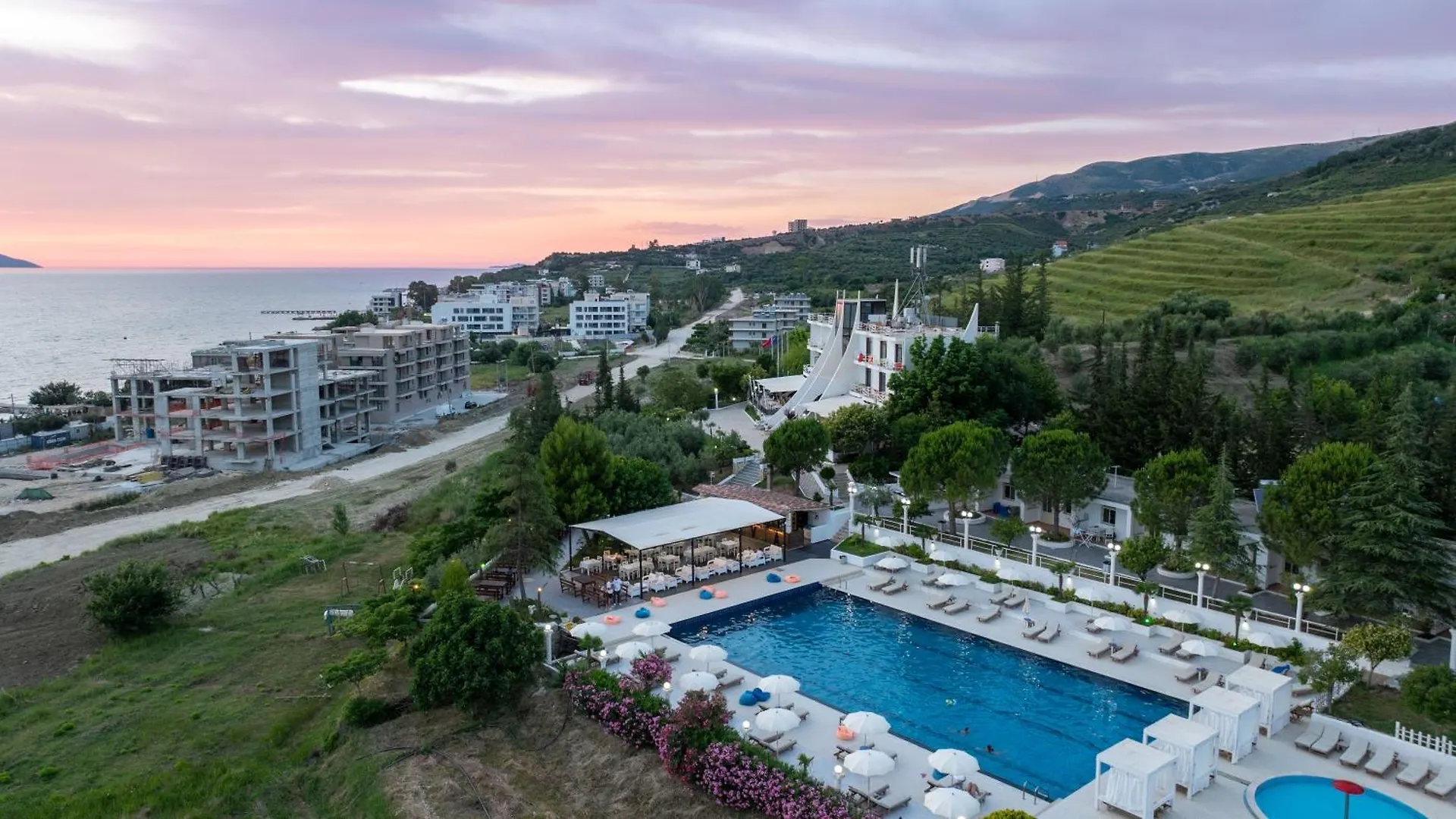 Edva Resort Radhimë Hotel